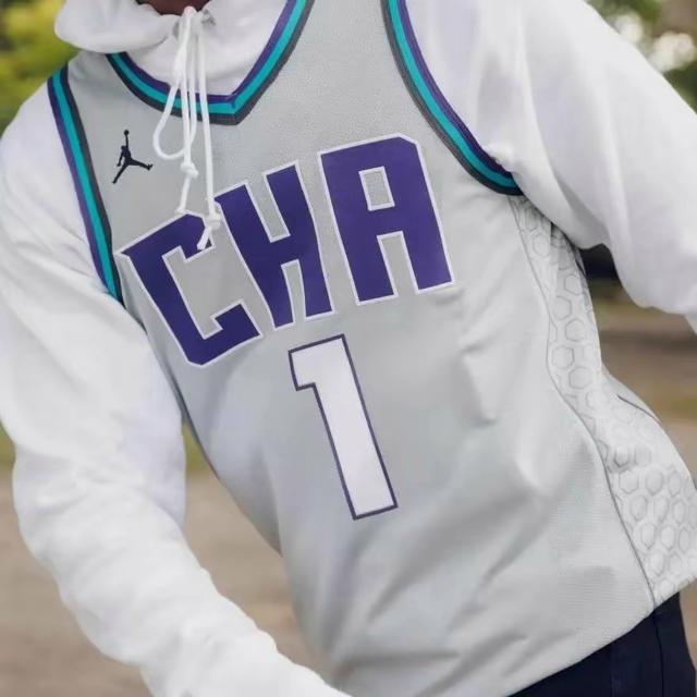 国际比赛日夏洛特黄蜂调整名单以备足总杯，官宣签约环节打磨，更衣室稳定，细节决定成败(大黄蜂是哪个足球队伍的)